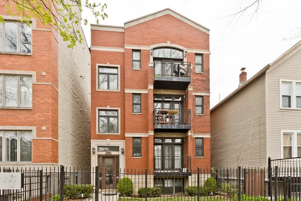 $4,240 | 2414 West Moffat Street, Unit 1, Chicago, IL 60647