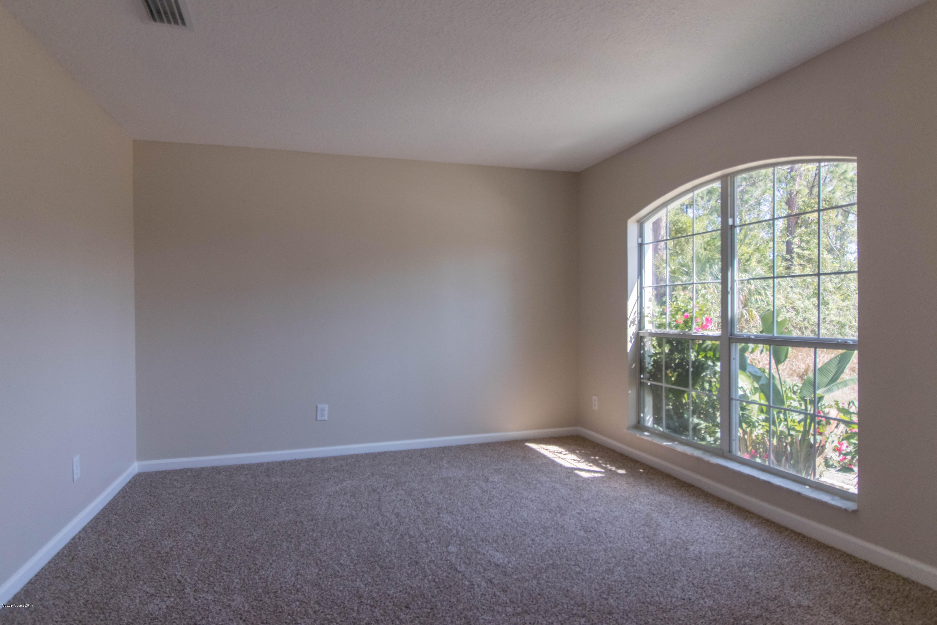 515 Nackman Road Northwest Palm Bay, FL 32907 - Photo 2 of 16 Living Room