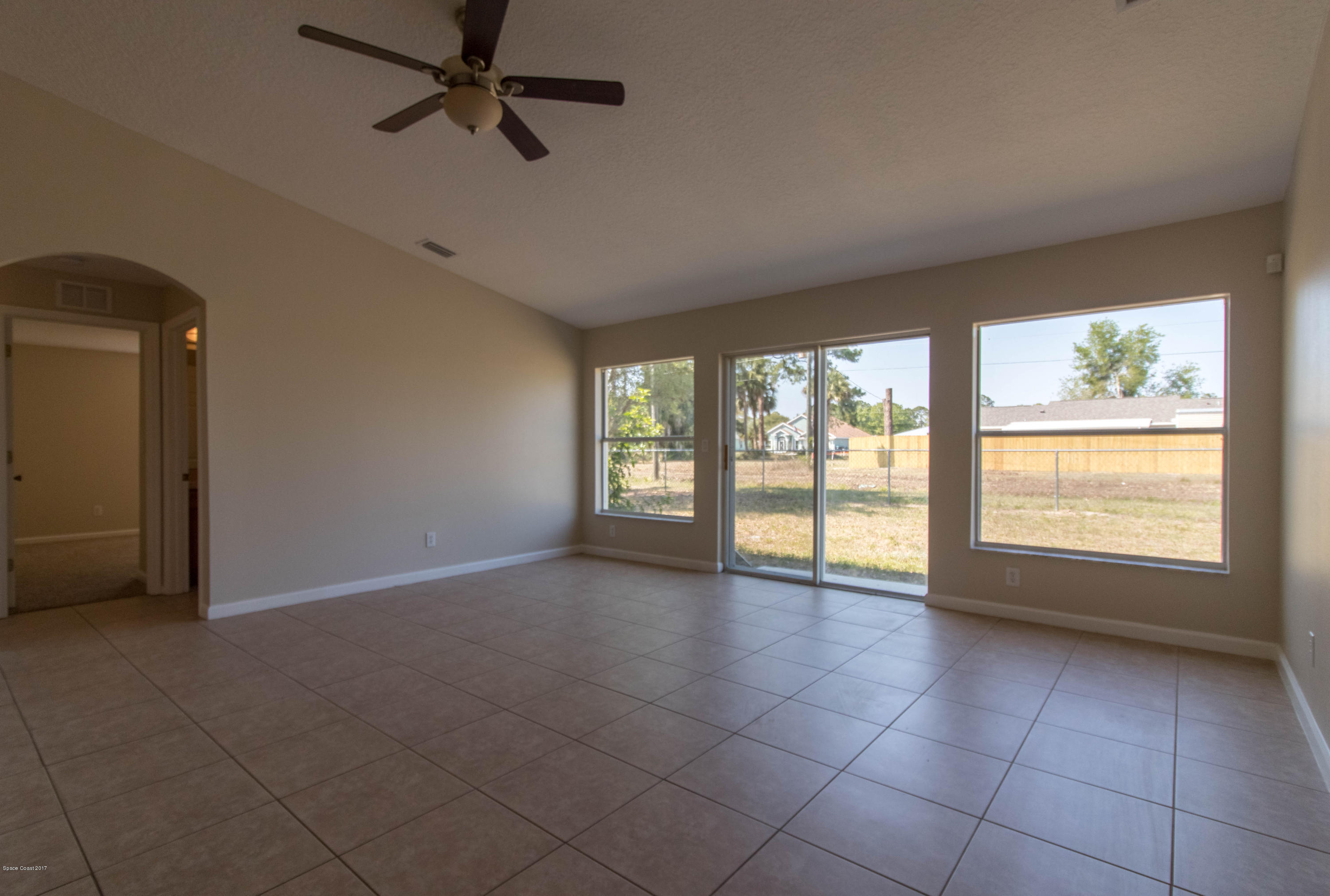 515 Nackman Road Northwest Palm Bay, FL 32907 - Photo 4 of 16 Family Room
