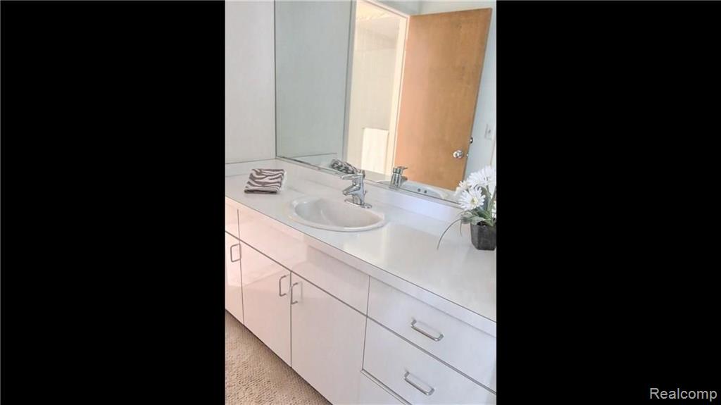 145 Canterbury Road Bloomfield Hills, MI 48304 - Photo 21 of 35