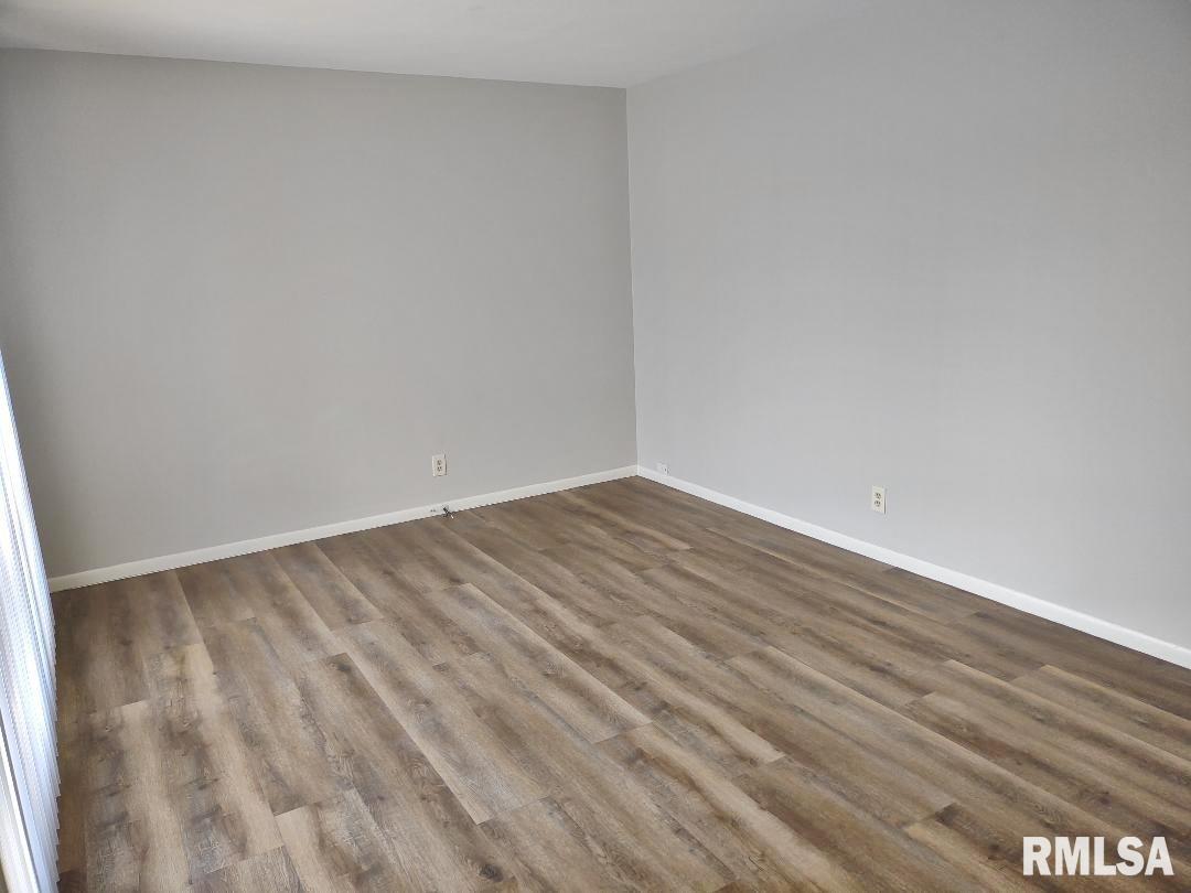 6337 North Randwick Road Peoria, IL 61615 - Photo 11 of 25 Gallery Image 11