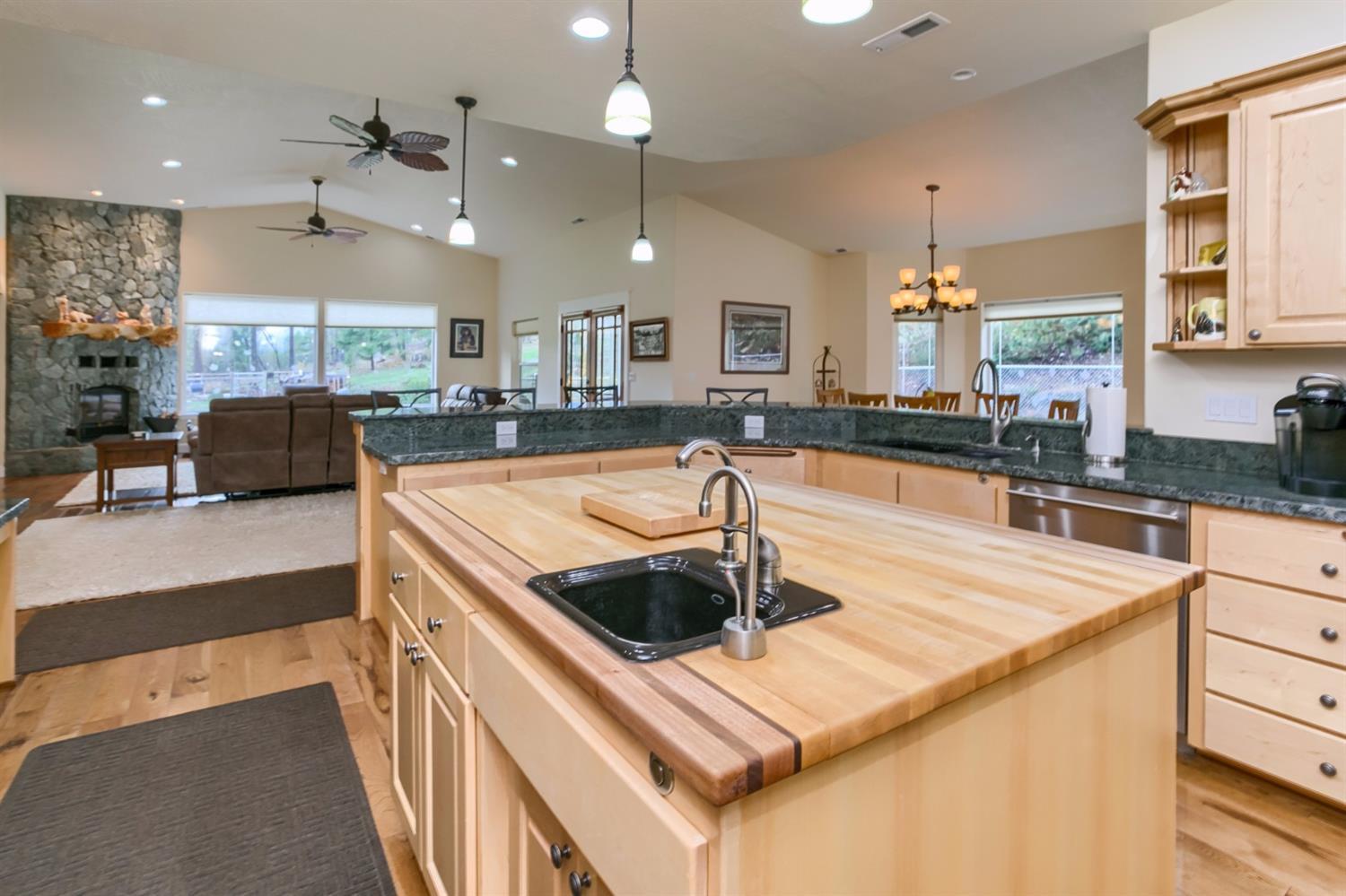 446 Riverbanks Road Grants Pass, OR 97527 - Photo 14 of 34 Additional Photo