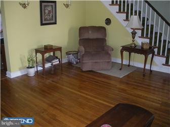 26 Mansfield Road Lansdowne, PA 19050 - Photo 3 of 12 Living Room