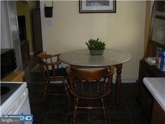 26 Mansfield Road Lansdowne, PA 19050 - Photo 5 of 12 Kitchen