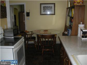 26 Mansfield Road Lansdowne, PA 19050 - Photo 6 of 12 Kitchen
