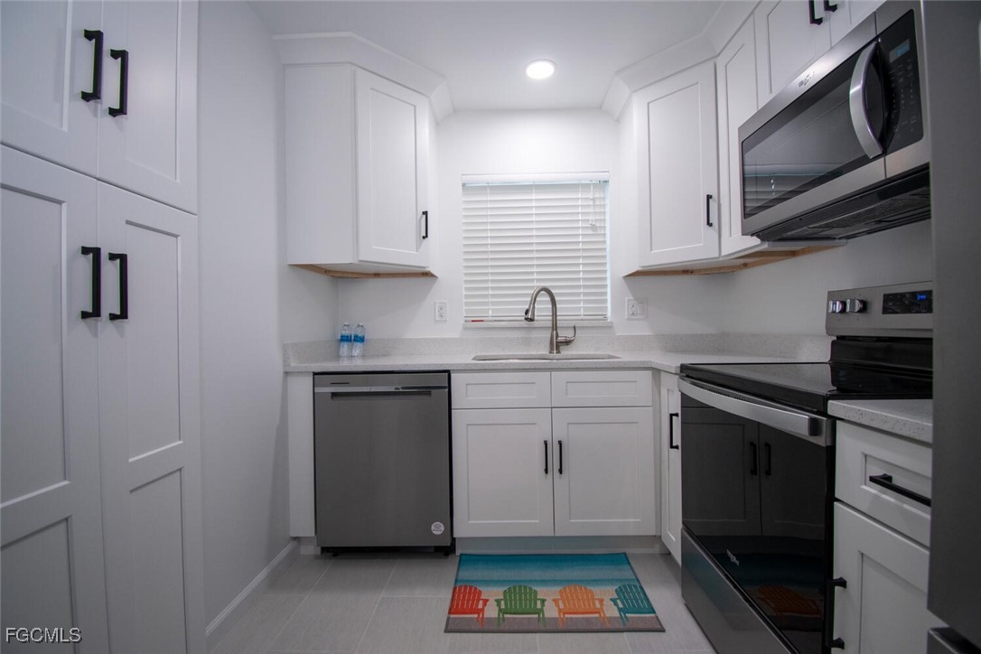 16007 Davis Road, Unit 613 Fort Myers, FL 33908 - Photo 4 of 26