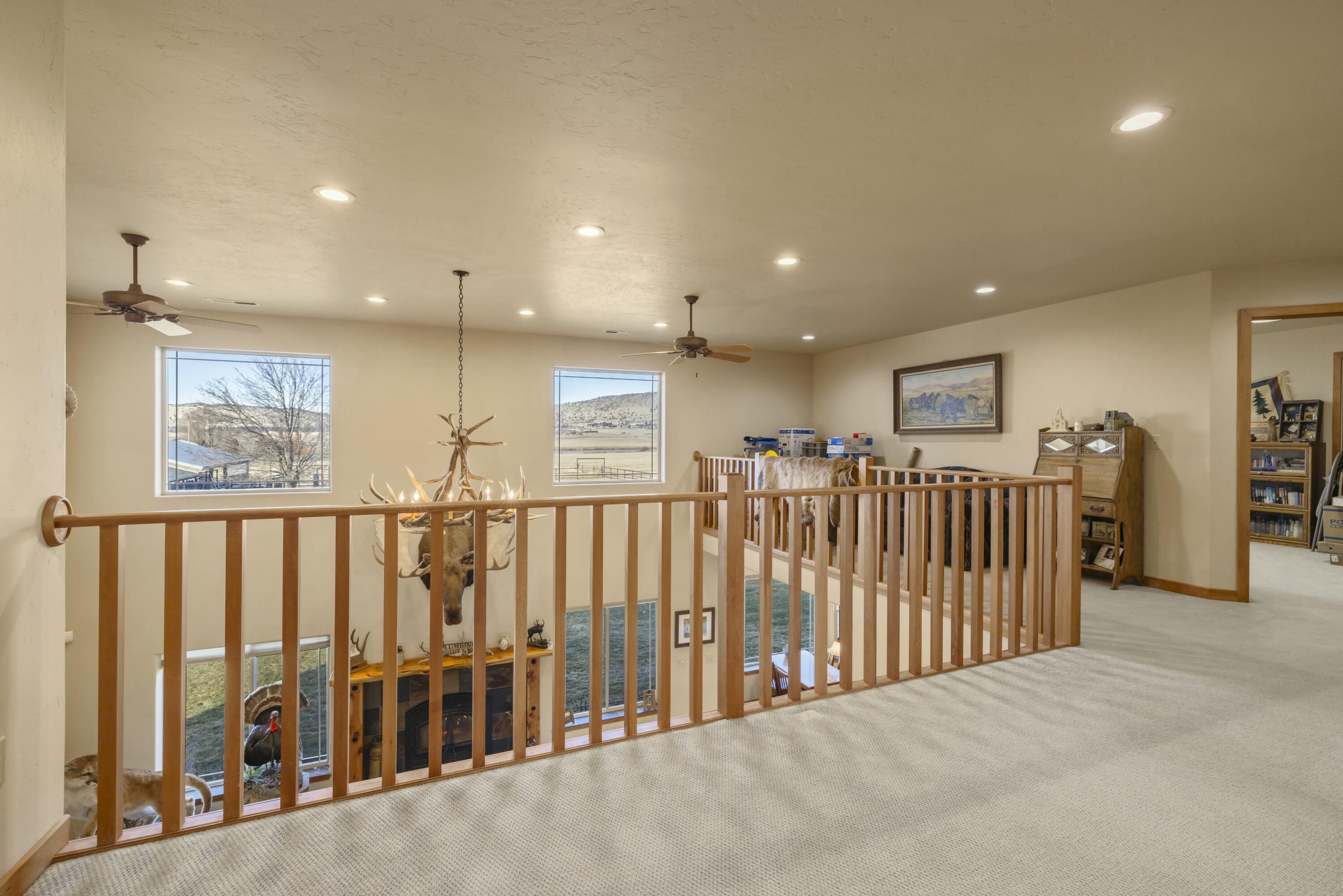 11251 Crystal Springs Road Klamath Falls, OR 97603 - Photo 26 of 64 loft