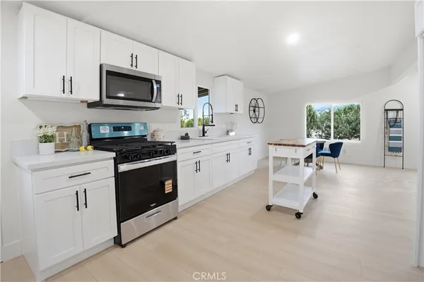 $329,990 | 3038 White Fox Trail, Phelan, CA 92371