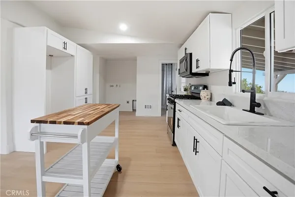 $329,990 | 3038 White Fox Trail, Phelan, CA 92371