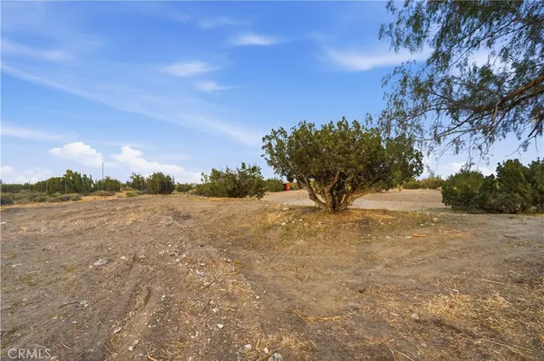 $329,990 | 3038 White Fox Trail, Phelan, CA 92371