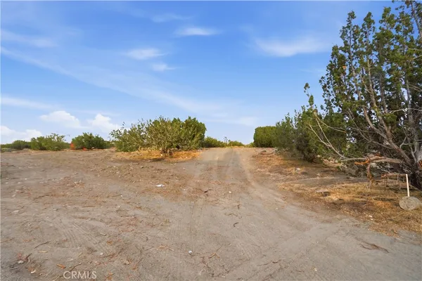 $329,990 | 3038 White Fox Trail, Phelan, CA 92371