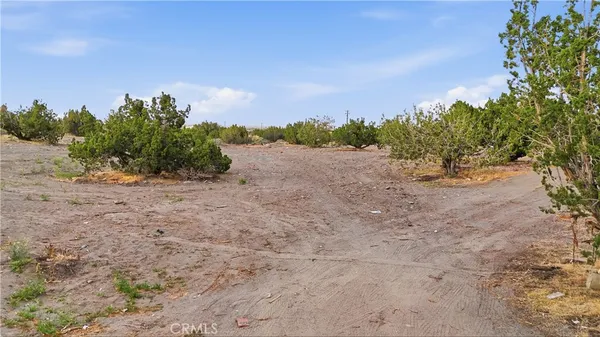 $329,990 | 3038 White Fox Trail, Phelan, CA 92371