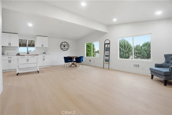 $329,990 | 3038 White Fox Trail, Phelan, CA 92371