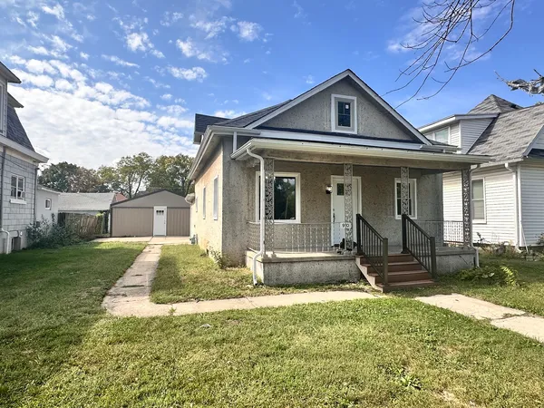 $144,001 | 910 North Bloomington Street, Streator, IL 61364