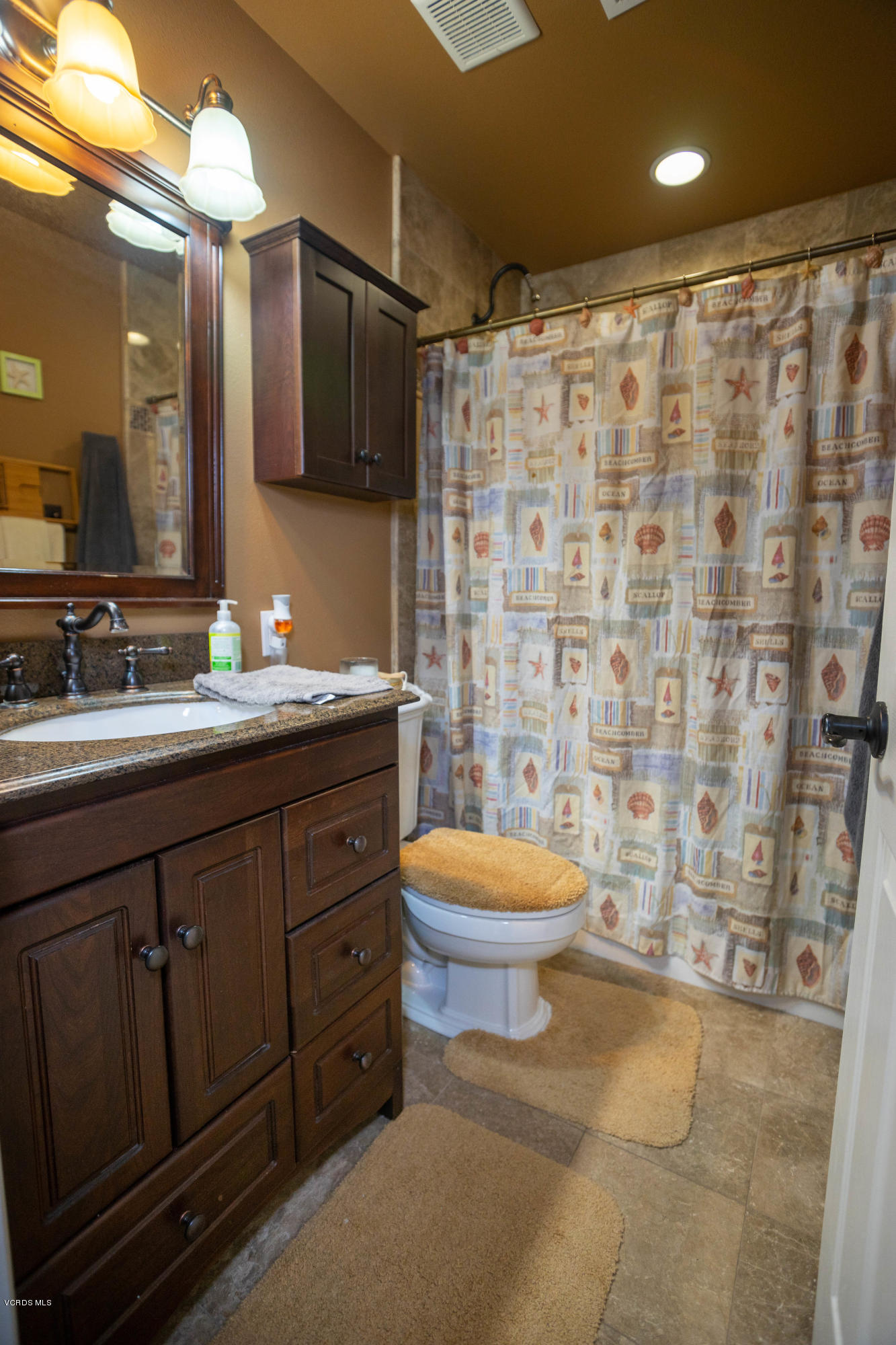 106 Wicks Road Moorpark, CA 93021 - Photo 15 of 32 Main house guest bath