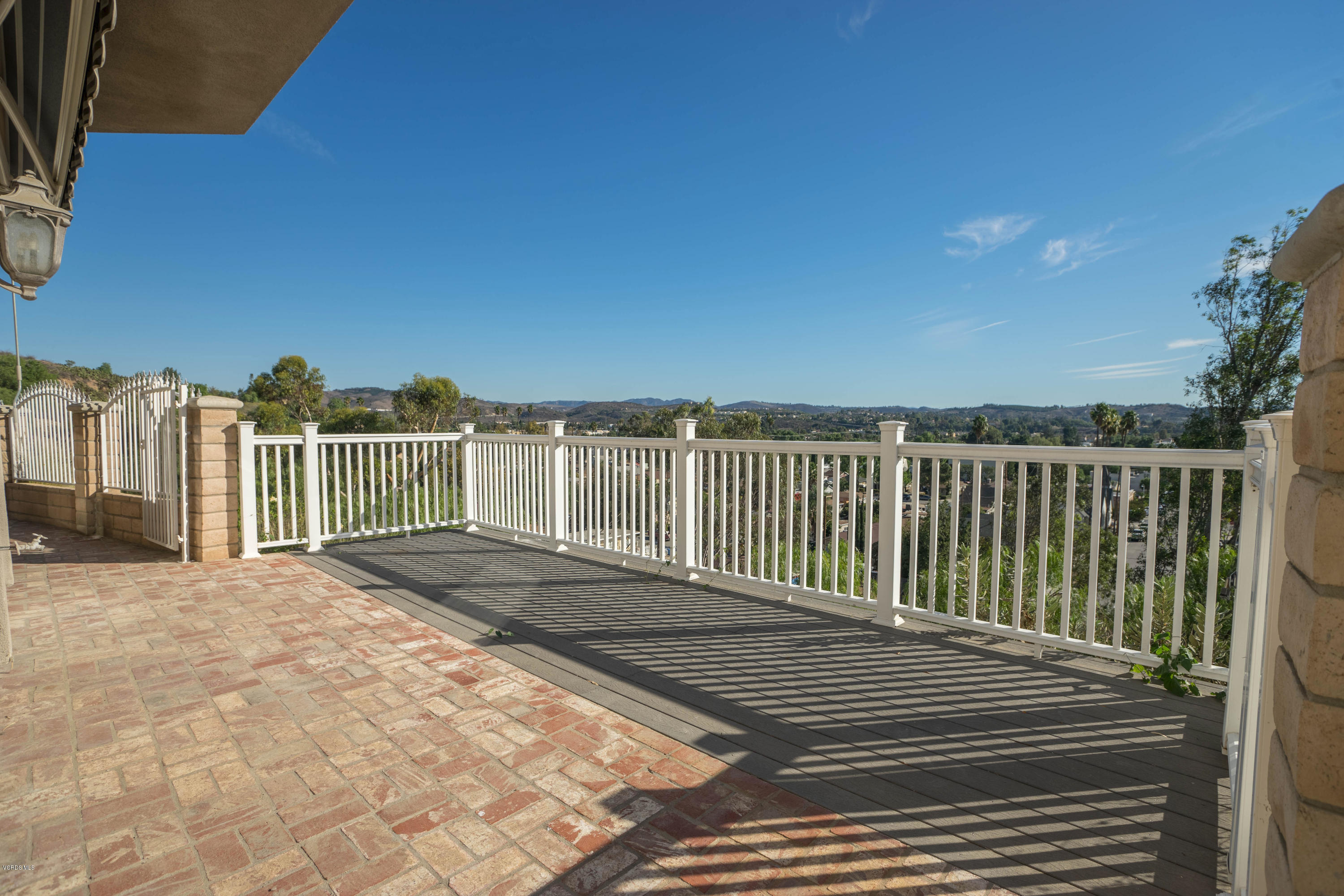 106 Wicks Road Moorpark, CA 93021 - Photo 5 of 32 Photo-9