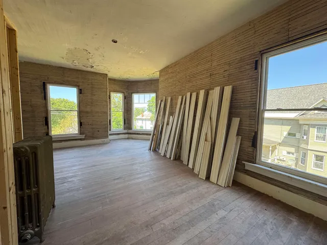 $199,000 | 44 Prospect Street, Lancaster, NH 03584