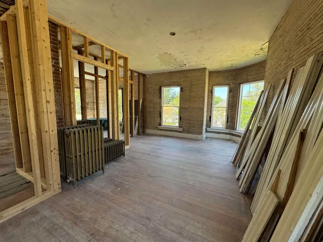 $199,000 | 44 Prospect Street, Lancaster, NH 03584