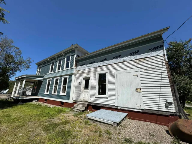 $199,000 | 44 Prospect Street, Lancaster, NH 03584