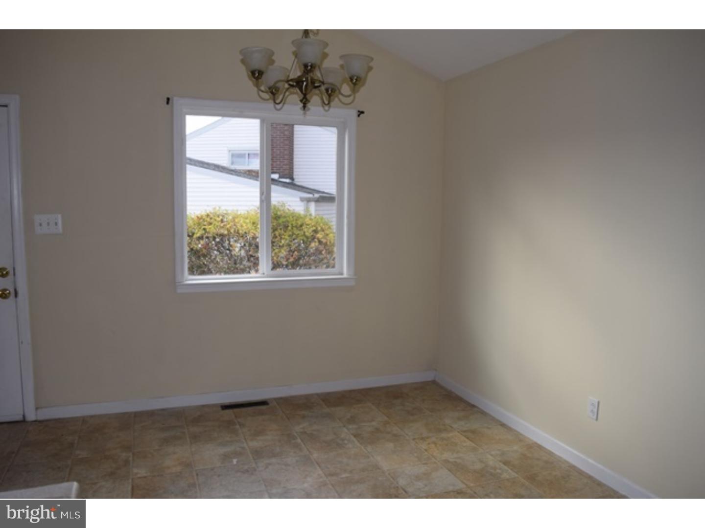 215 Ivy Road Edgewater Park, NJ 08010 - Photo 11 of 20