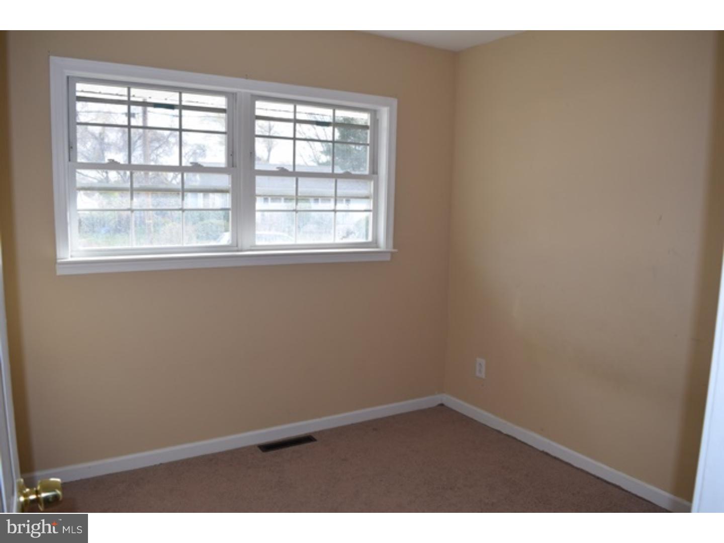 215 Ivy Road Edgewater Park, NJ 08010 - Photo 18 of 20