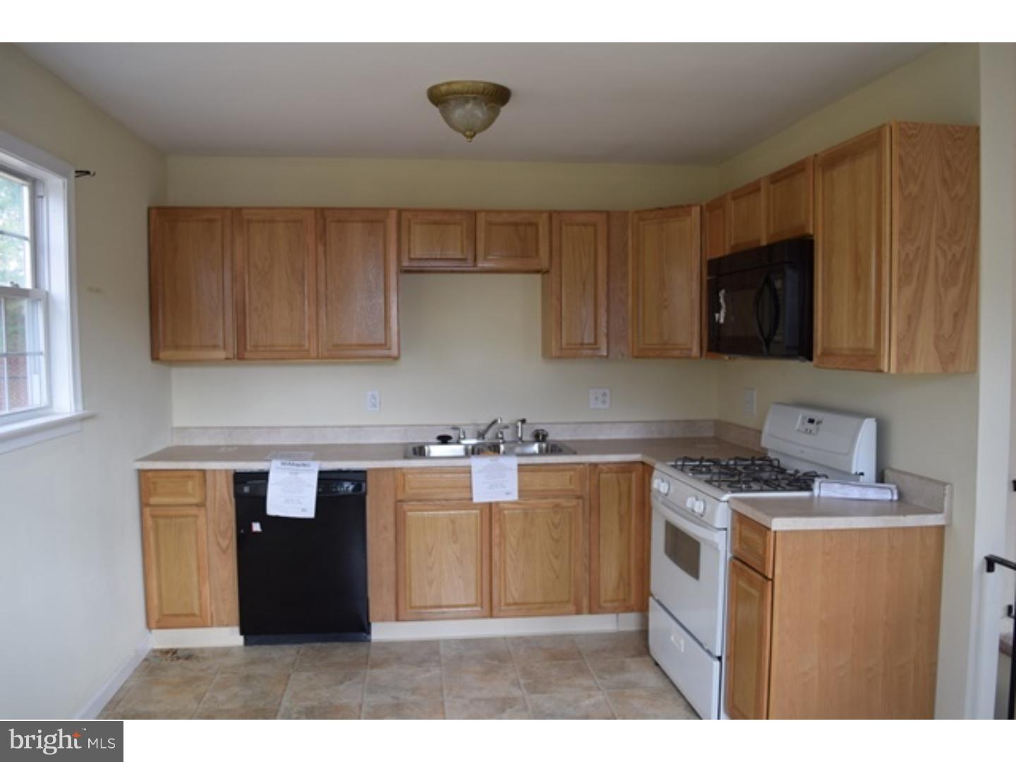 215 Ivy Road Edgewater Park, NJ 08010 - Photo 9 of 20