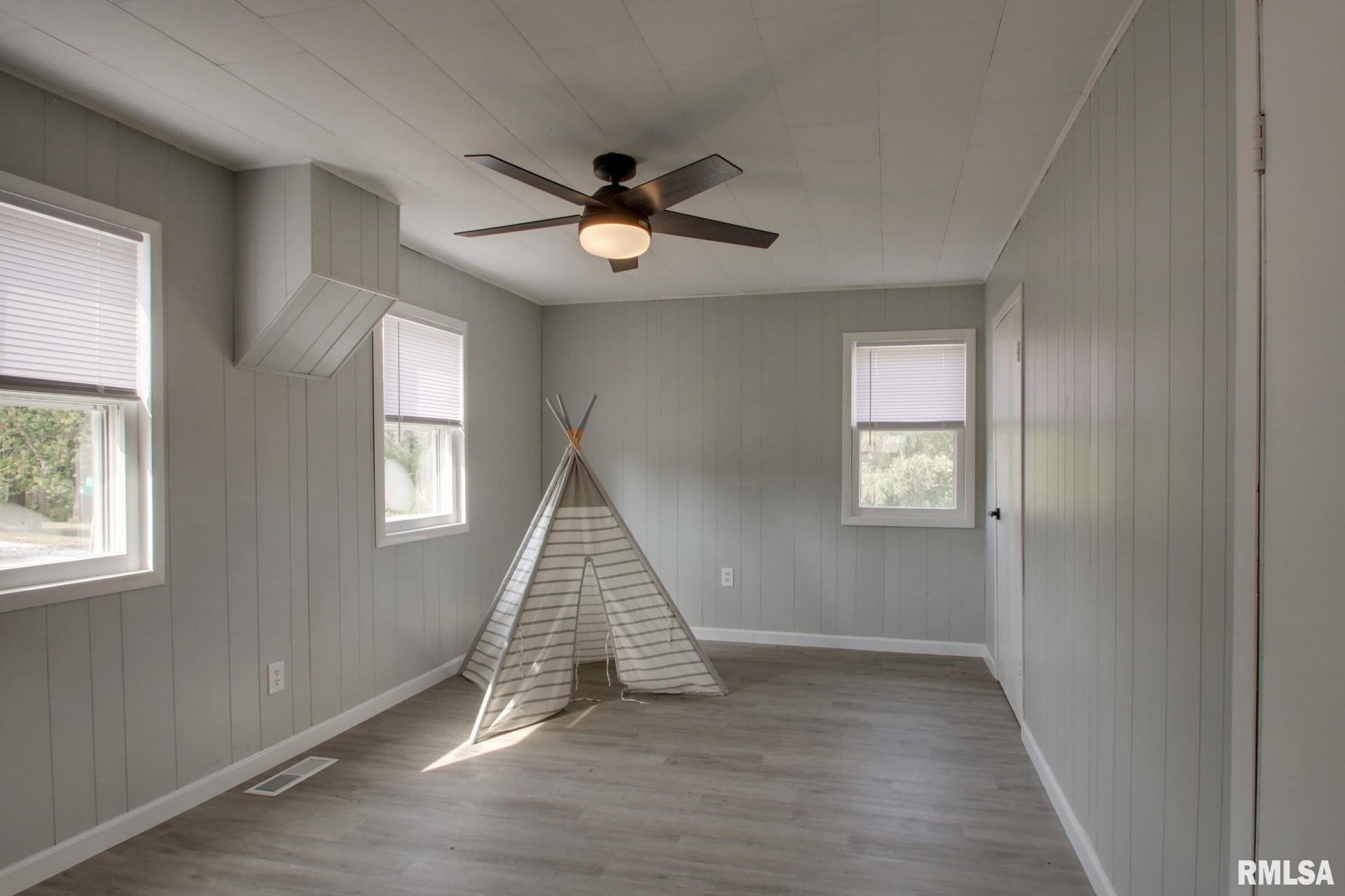 312 West York Street Camp Point, IL 62320 - Photo 15 of 23