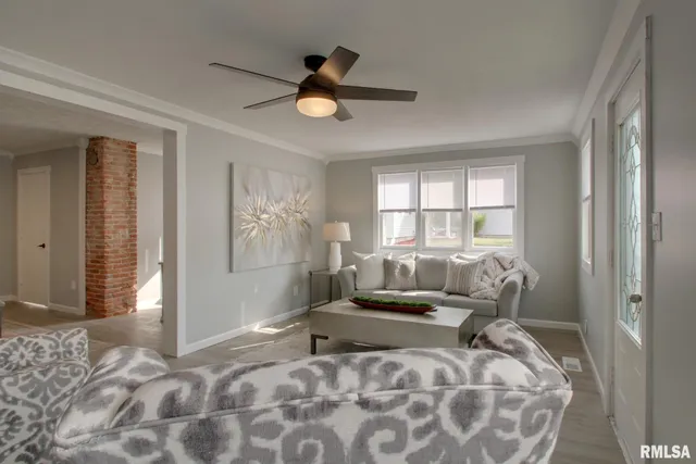 $129,000 | 312 West York Street, Camp Point, IL 62320