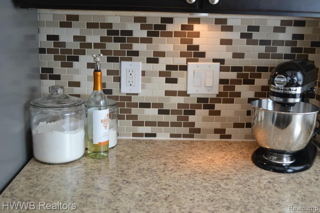 1545 Lomas Verdes Rochester Hills, MI 48306 - Photo 15 of 49