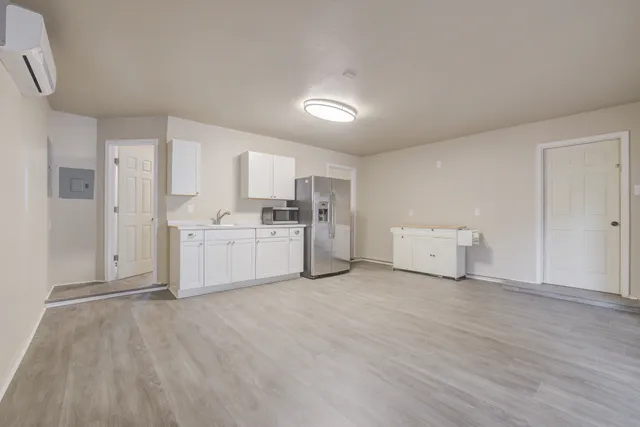 $850 | 5303 Shady Oak Circle, Unit B, Kingsland, TX 78639