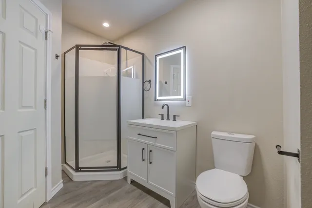 $850 | 5303 Shady Oak Circle, Unit B, Kingsland, TX 78639