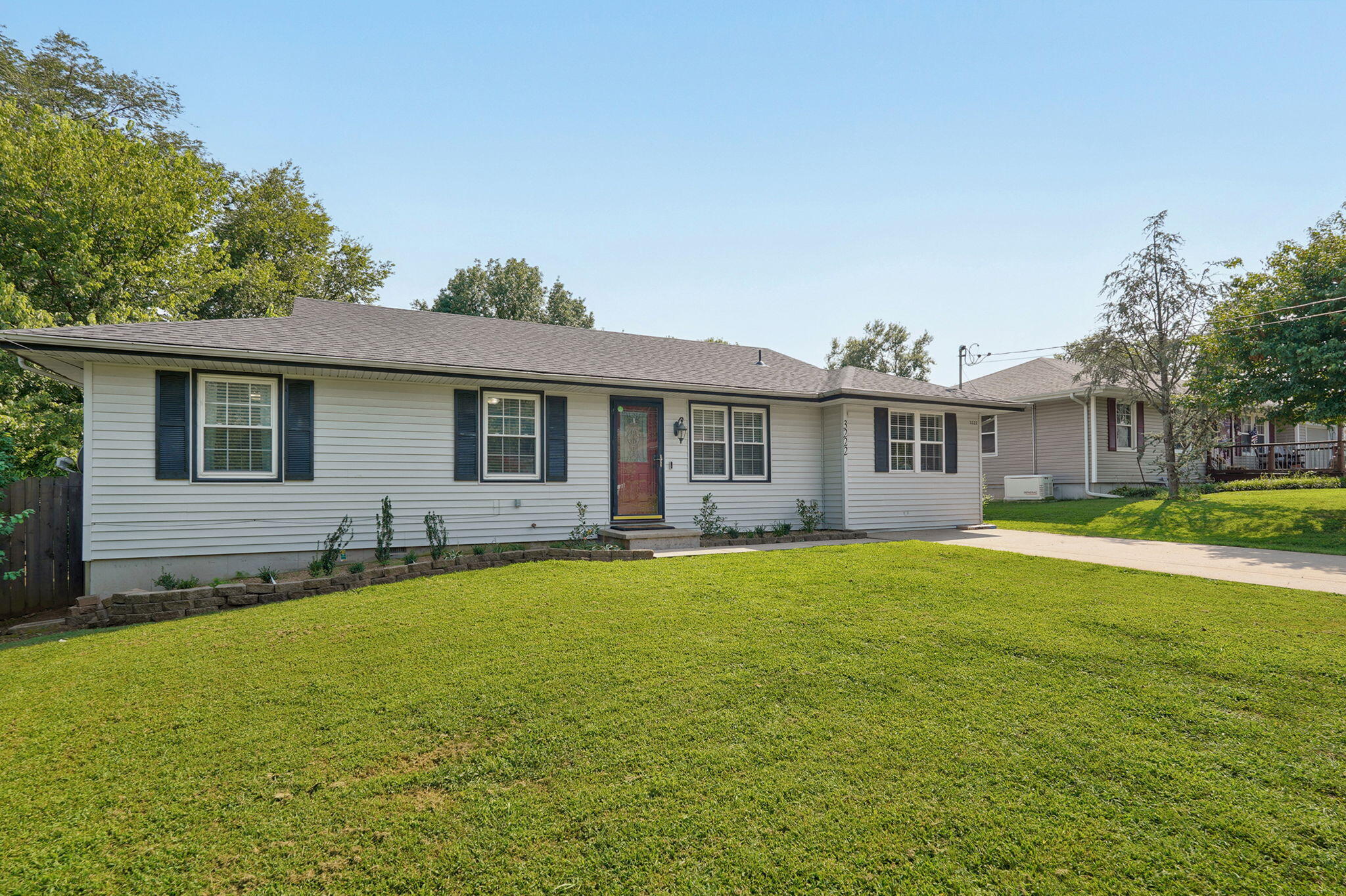 3222 West Olive Street Springfield, MO 65802 - Photo 2 of 30 3222 W Olive St-3