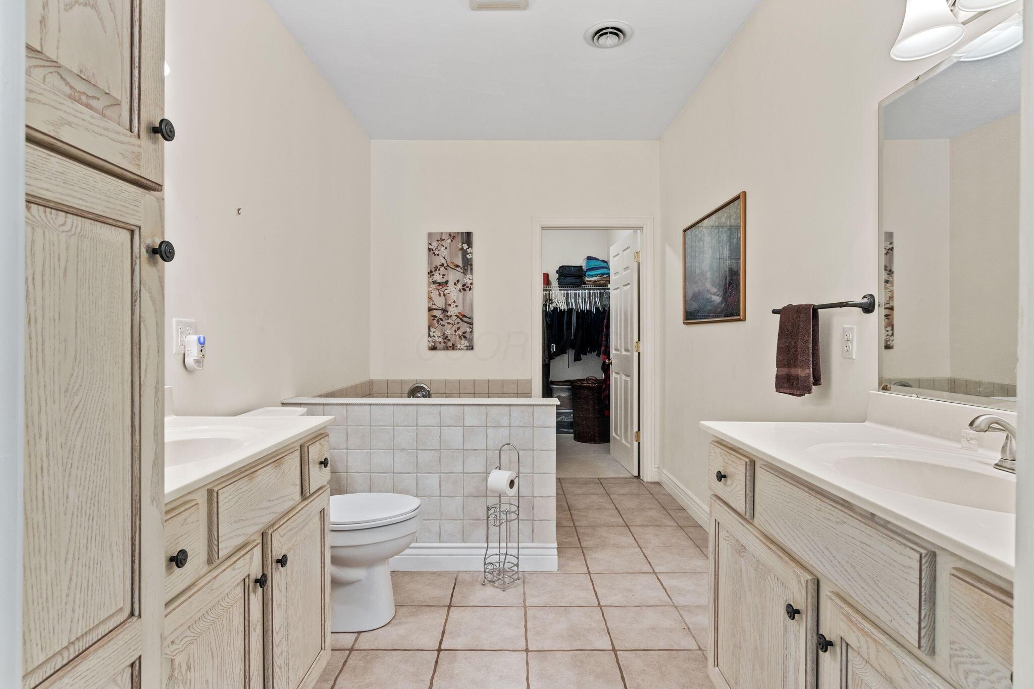 29809 Harry Short Road McArthur, OH 45651 - Photo 23 of 61 Owner Suite - 29809 Harry Short Road, McArthur, OH 45651