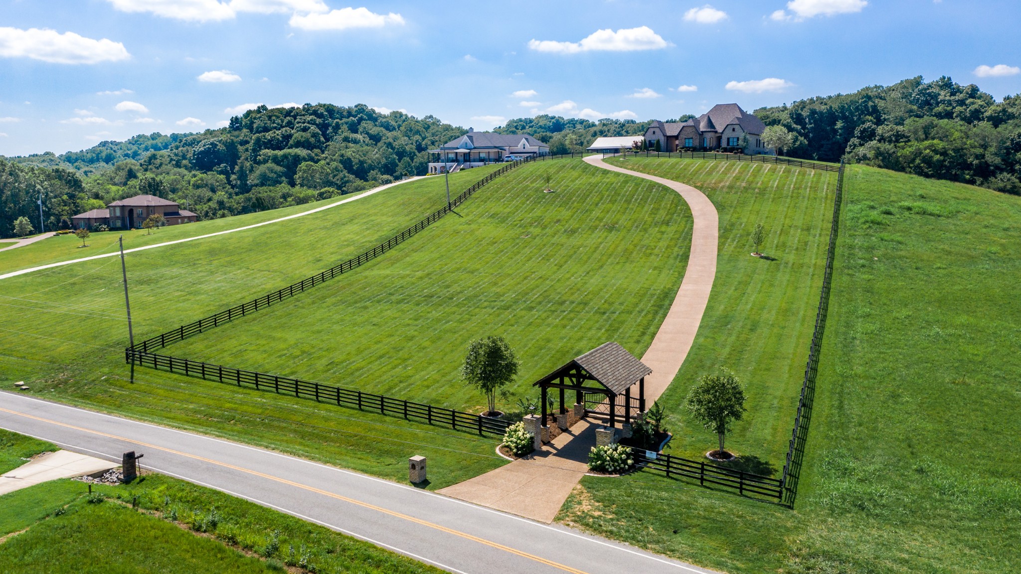 2125 Center Point Road Hendersonville, TN 37075 - Photo 2 of 48 Gallery Image 2