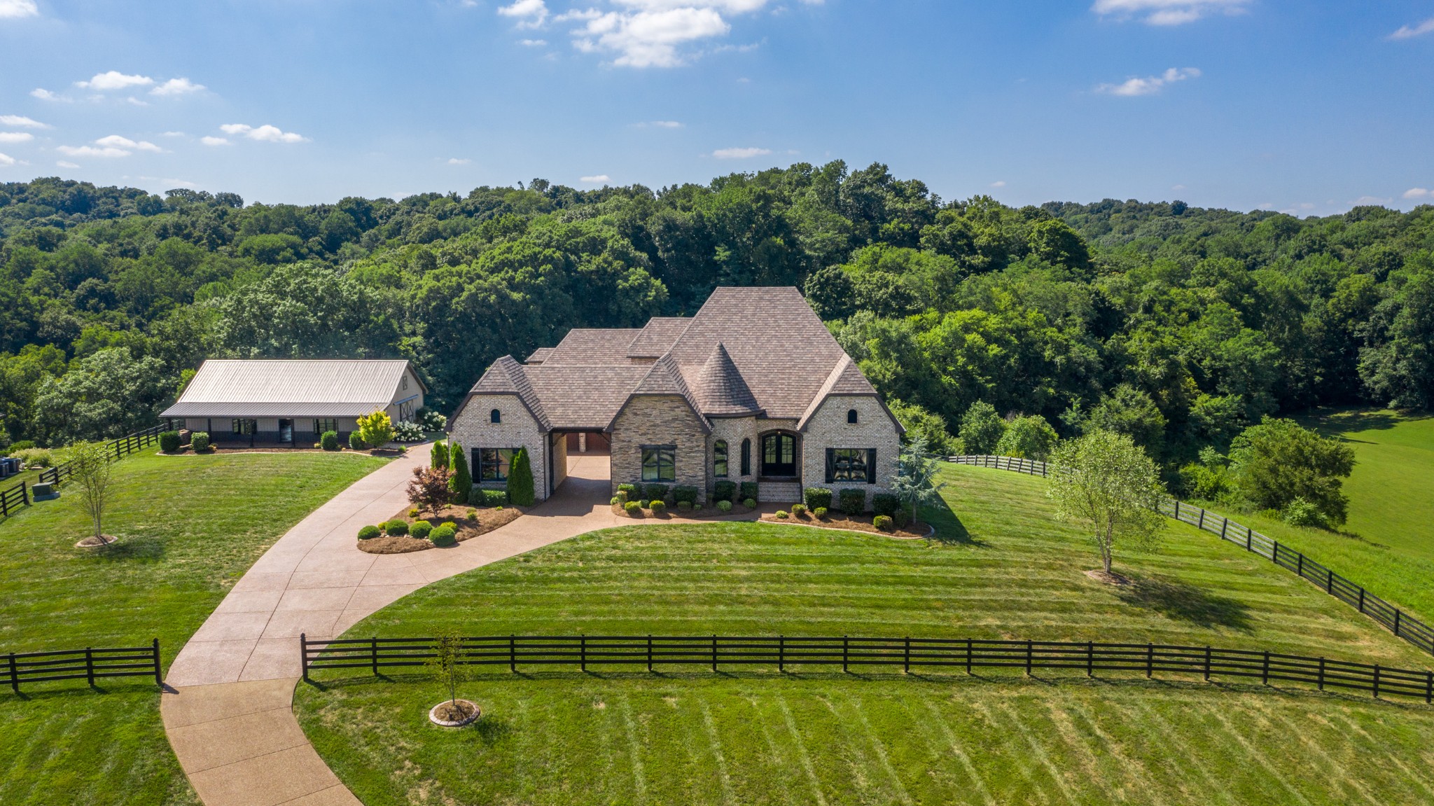2125 Center Point Road Hendersonville, TN 37075 - Photo 4 of 48 Gallery Image 4