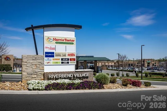 a picture of a street with houses