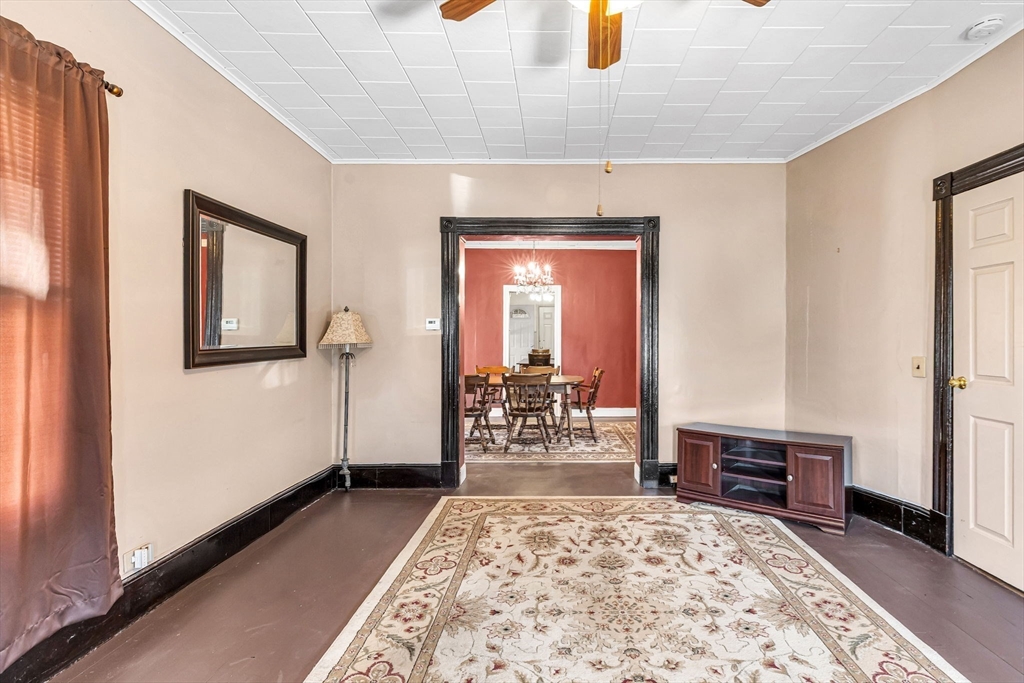 18 Wendell Place Springfield, MA 01105 - Photo 4 of 42