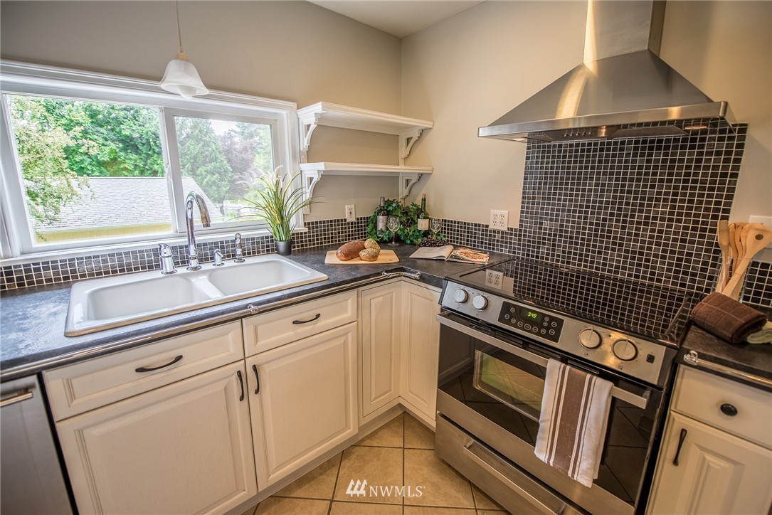 4587 Southeast Mayvolt Road Port Orchard, WA 98366 - Photo 12 of 25 Gallery Image 12