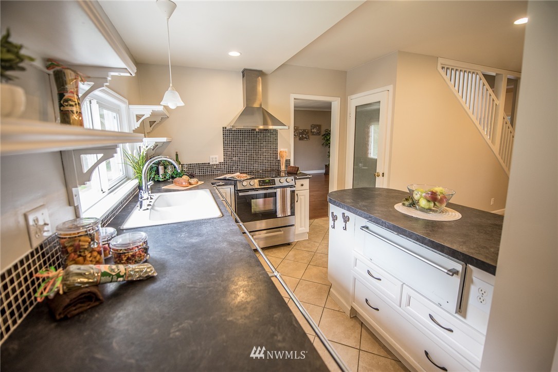 4587 Southeast Mayvolt Road Port Orchard, WA 98366 - Photo 14 of 25 Gallery Image 14
