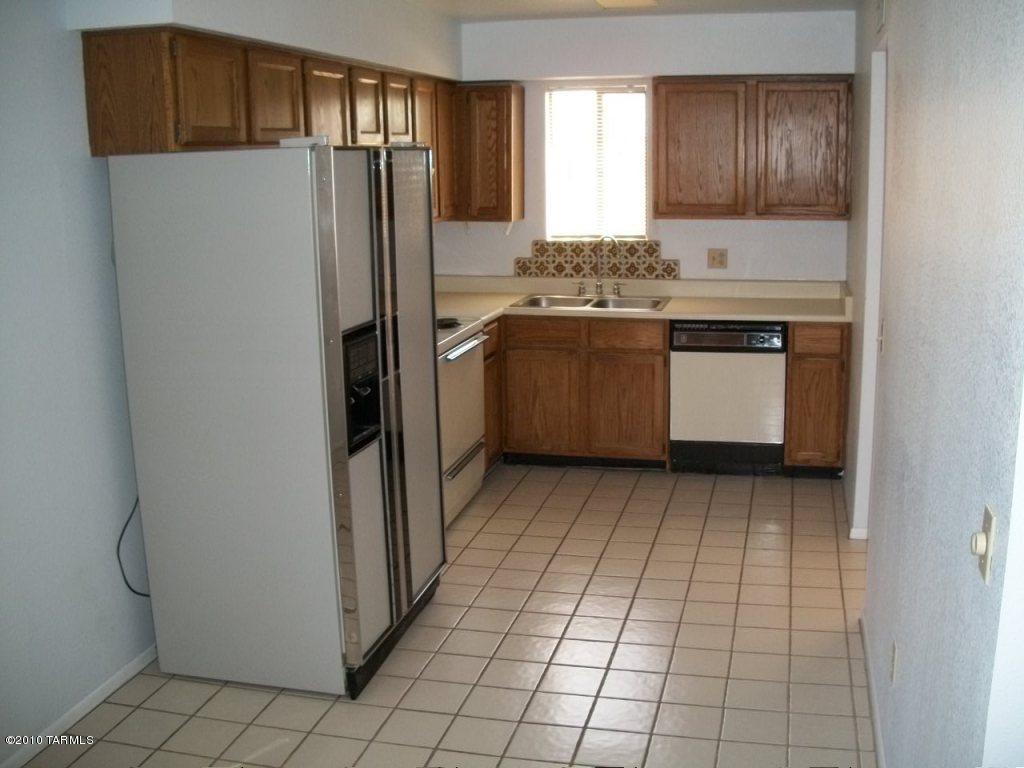 3690 North Country Club Road, Unit 1002 Tucson, AZ 85716 - Photo 2 of 5
