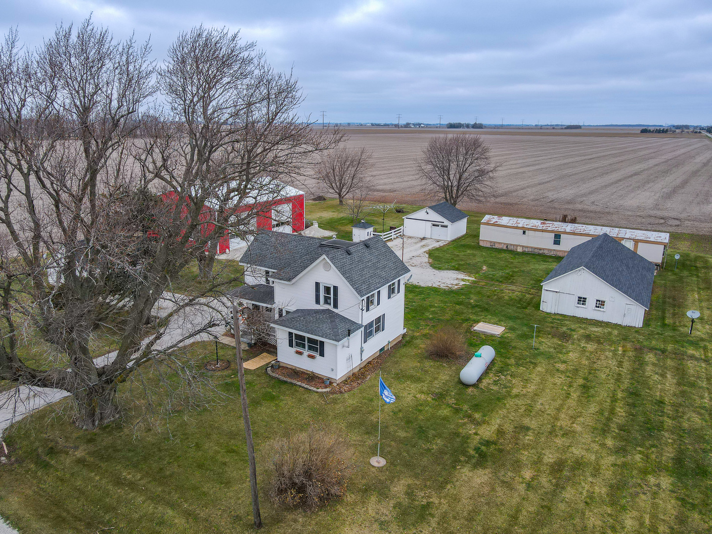 1565 B West 9000 North Road Manteno, IL 60950 - Photo 6 of 11 an aerial view of a house with roof view