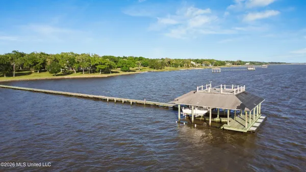 $7,000,000 | 10301 Pointe Aux Chenes Road, Ocean Springs, MS 39564