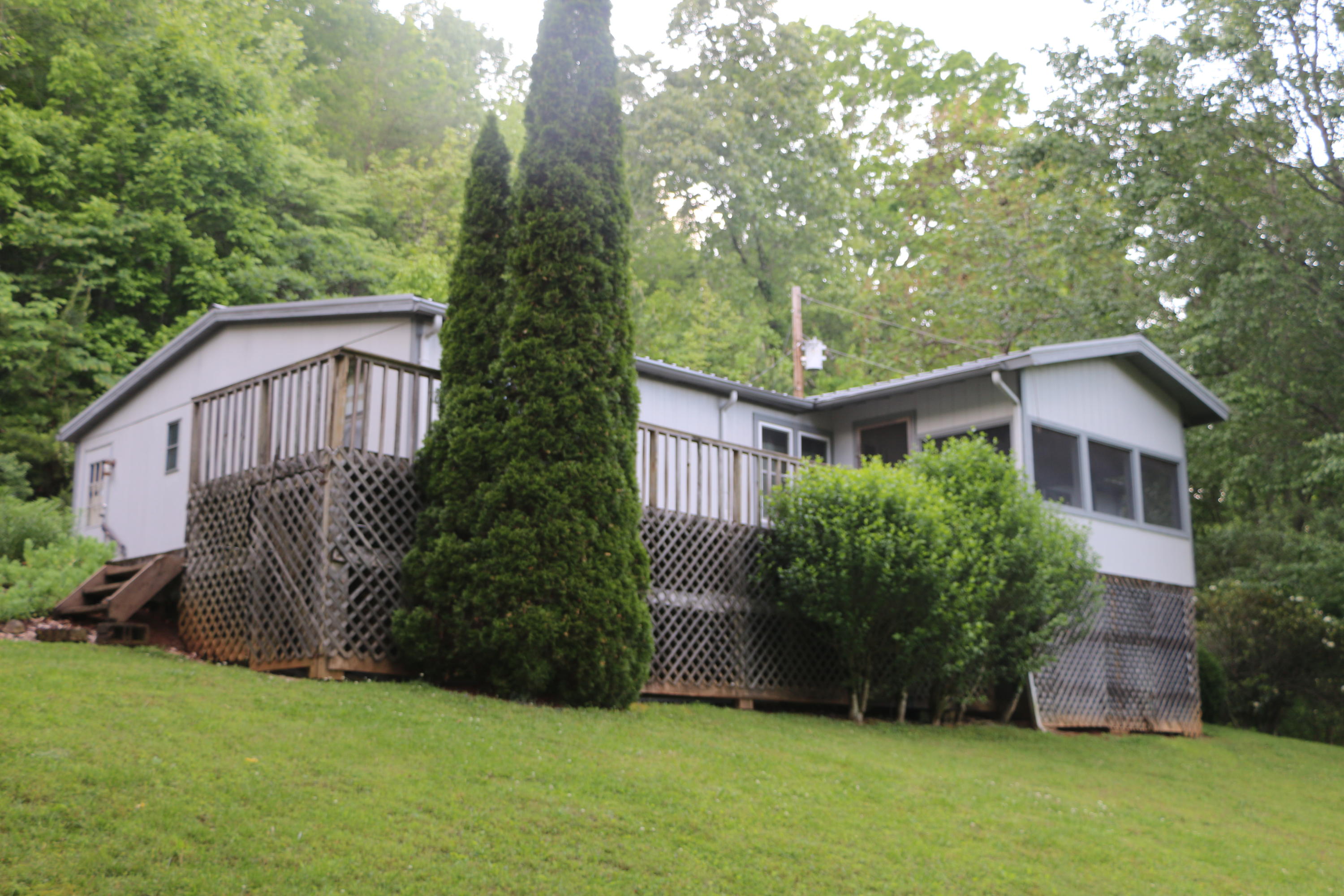 284 Blue Ridge Road Speedwell, TN 37870 - Photo 1 of 40 1