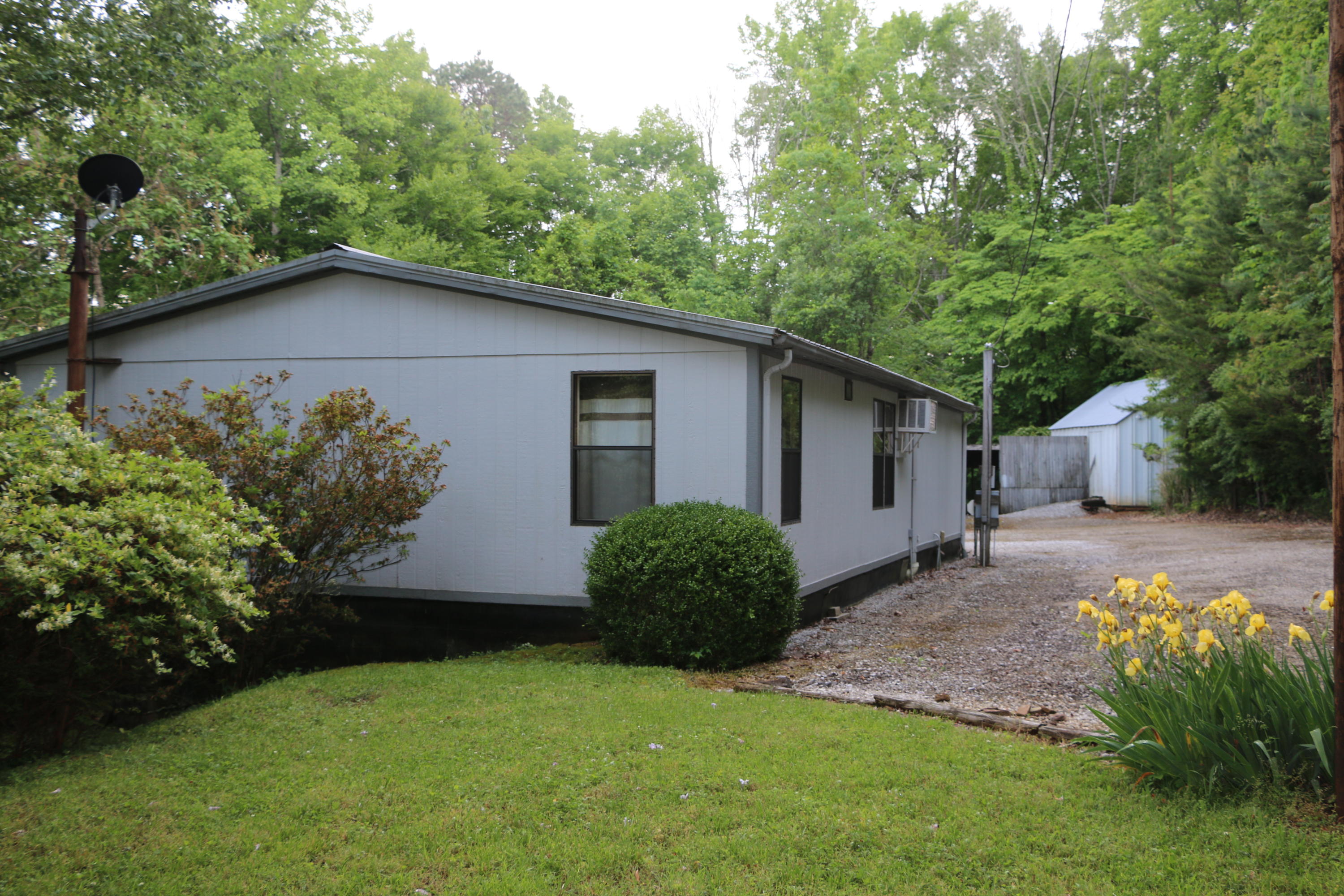 284 Blue Ridge Road Speedwell, TN 37870 - Photo 5 of 40 5