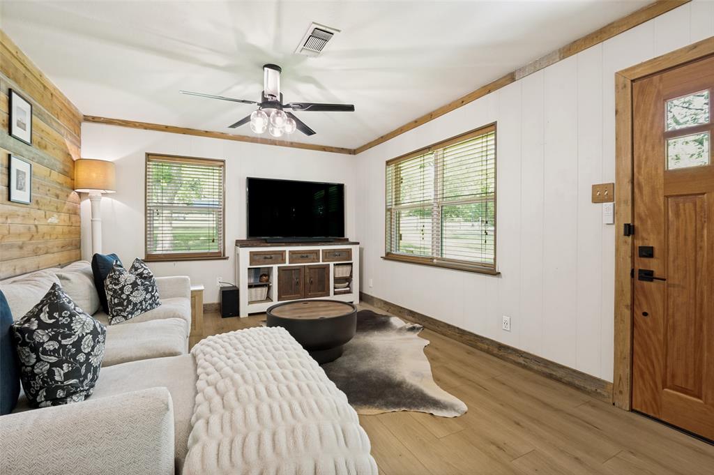 274 Yowell Hill Road Whitewright, TX 75491 - Photo 4 of 26
