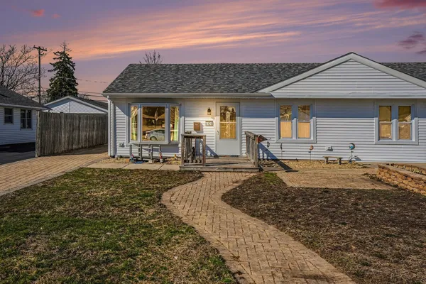 $249,900 | 4128 West 90th Place, Hometown, IL 60456