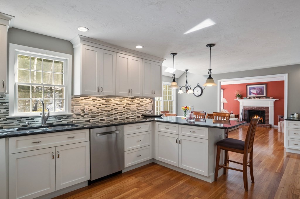 22 Samuel Gamwel Road Northborough, MA 01532 - Photo 4 of 41 Gallery Image 4