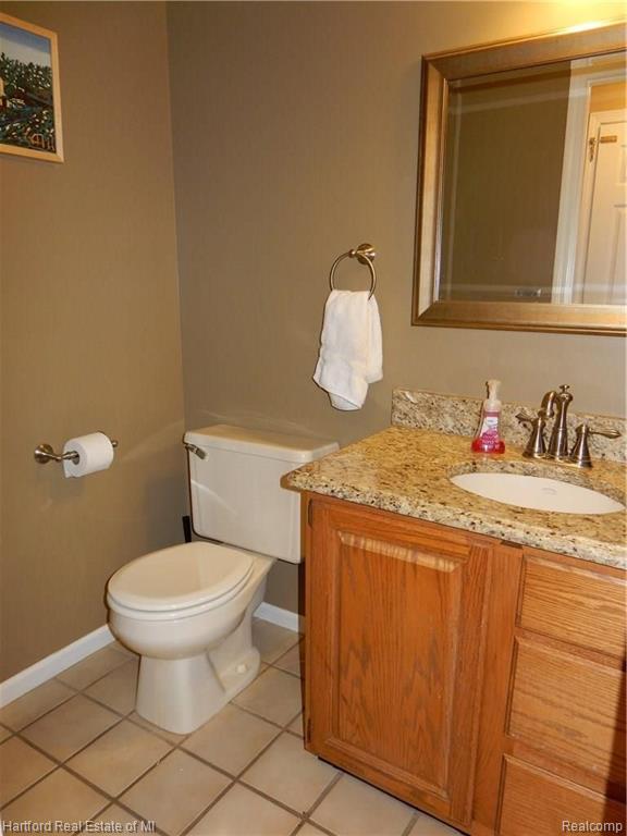 36768 Chesapeake Road Farmington Hills, MI 48335 - Photo 15 of 49