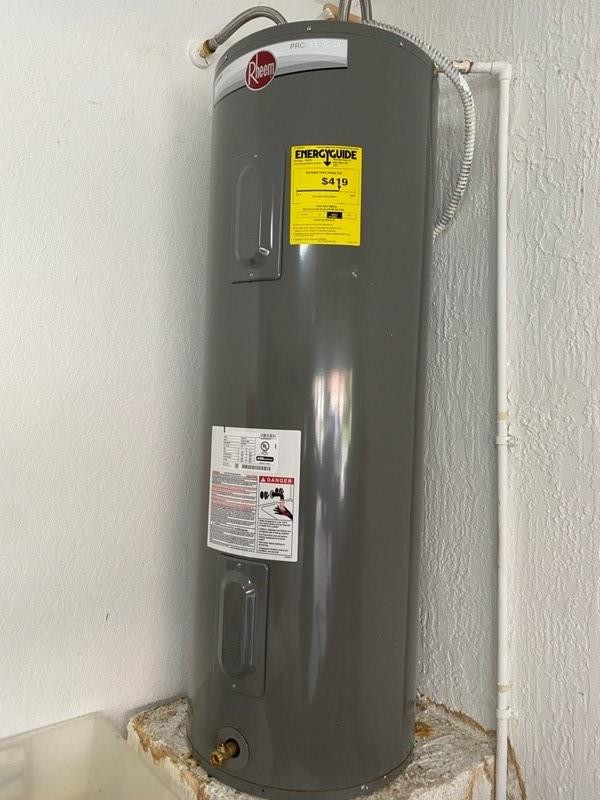 5633 Spanish River Road Fort Pierce, FL 34951 - Photo 43 of 46 Water Heater (New)