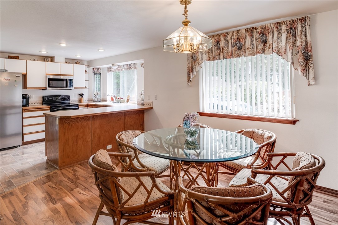 51 Arcadia Road West Port Townsend, WA 98368 - Photo 12 of 23 Gallery Image 12